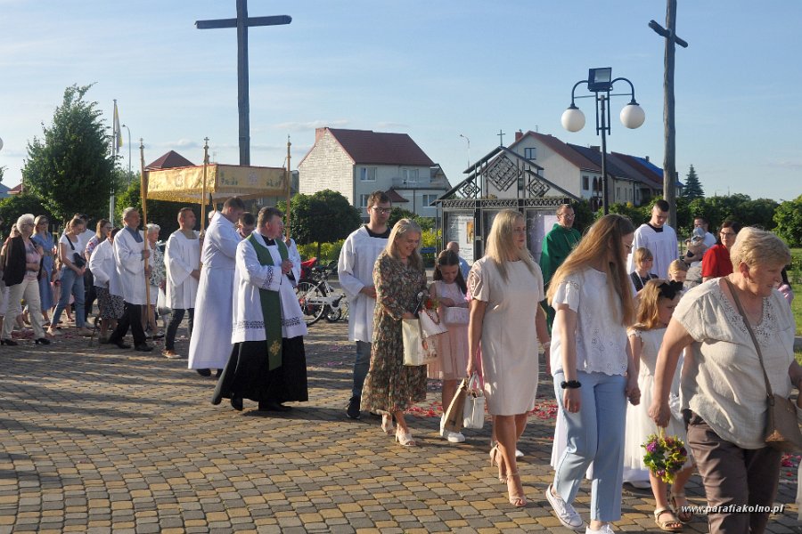 47 Procesja eucharystyczna.jpg